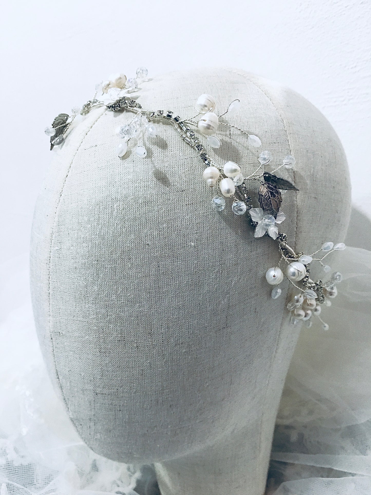 LIA - Rhodium Vine